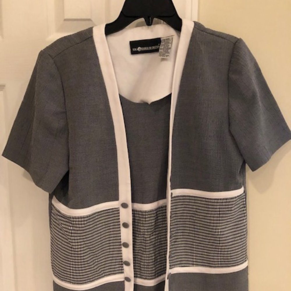 Sag Harbor grey and white pantsuit (size 10)